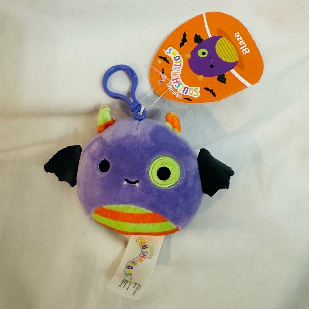 NWT Squishmallow Blaze the Bat Halloween Clip 3.5” Plush Whimsigoth Kawaii Cute - Picture 2 of 4